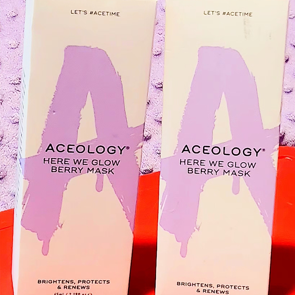 ACEOLOGY▪︎Here We Glow▪︎ Berry 🫐Mask